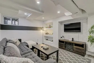 Image de TorontoGEM: 20 mins to Downtown, 10 mins to Airport