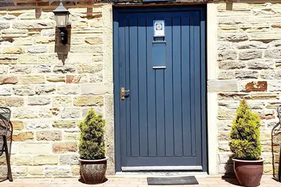 Image de The Mistal is a rural cottage in a private courtyard - 10 mins from Town centre