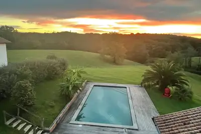 Image de L’Oasis Basque maison spa piscine 20 minutes des plages de Biarritz