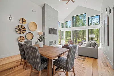 Image de Family-Friendly Caldera Retreat with Hot Tub, Bunks & Ev Charger