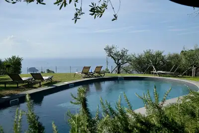 Image de Charming Villa with Pool, Overlooking the Enchanting Galli Islands