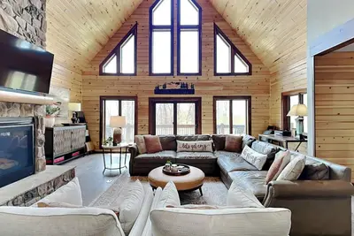 Image de Falcons Landing | Incredible Views + On The Lodestone Golf Course!