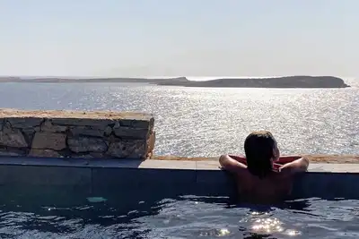 Image de Canava suite Paros, 65sq. m | Private Pool & Panoramic sea view | \"endless blue\"