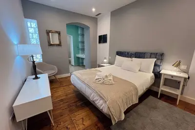 Image de Luxe 2br Family Oasis in Gibraltar!