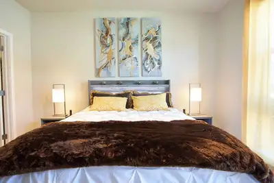 Image de The Perfect City Retreat@In-Unit W/D@Super Fast WiFi@Roku TVs@Keurig+Coffee