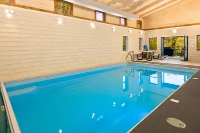 Image de Hocking Hills Lux Lodge Indoor Pool Wheelchair Access