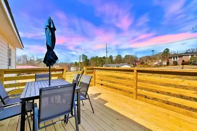 Image de Spacious Birmingham Family Group Retreat: Sleeps 8