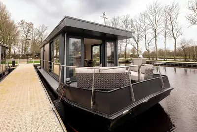 Image de Houseboat - Paviljoenwei 4 | Sneek (Offingawier)