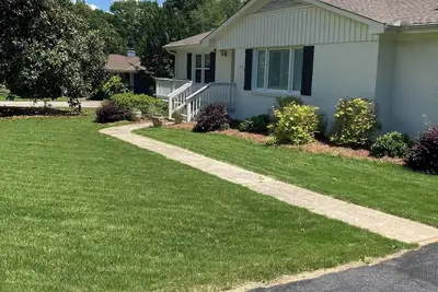 Image de Great weekend getaway just a mile from downtown!