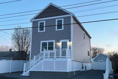 Image de Newly renovated beach home with many amenities!