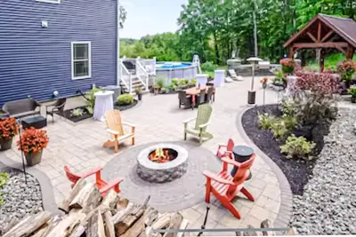 Studio with private pool, firepit, cabana, grill, & washer/dryer-Dogs ok