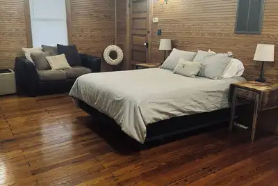 Cozy studio rental situated between Bedford and Lynchburg Virginia