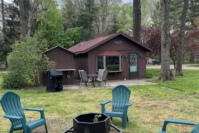 Image de Rivers, lakes, and trails! Family friendly cozy cabin.