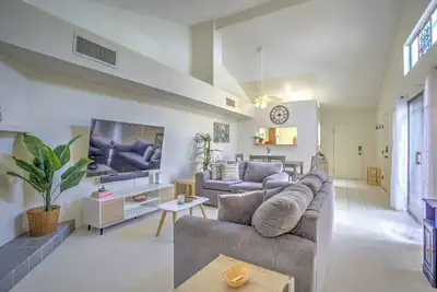 Image de Cozy Haven Retreat - Ideal Location w/Patio & Pool