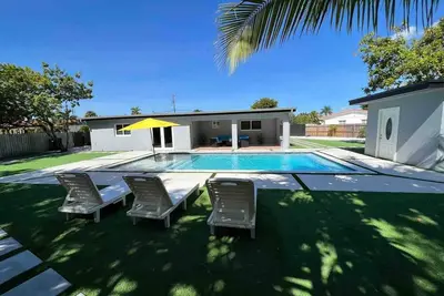 Image de Miami Retreat: Your Sunshine Getaway with Pool