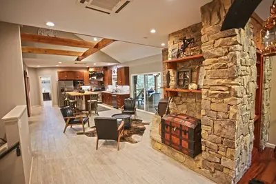 Image de Cedar Creek Oasis in Sunset, Sc