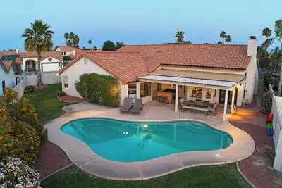 Image de Avondale Lake Front Dream Home, Single Level, 3 bedrooms, 2 baths with pool.