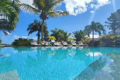 Image de Villa Diamantine - Infinity pool and Jacuzzi \nà 5 minutes de la Baie Orientale