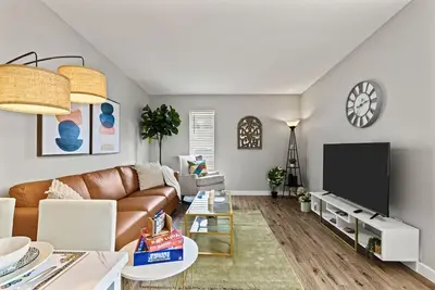 Image de Minutes Away from All the Fun and Action! 2bd unit