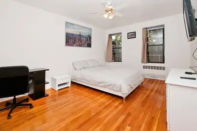 Image de Renovated 2 Br on Upper East Side