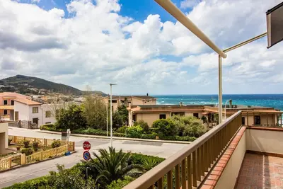 Comfy Apartment by the sea with balcony!