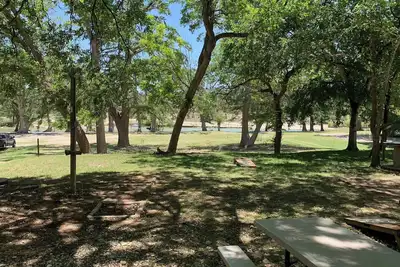 Image de River Access - Concan Frio Riverbank, walk from family-friendly house