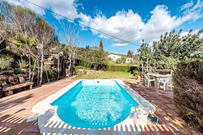 Image de Maison de vacances 'Casa Rural Villa Campito' avec vue sur les montagnes, piscine privée et Wi-Fi