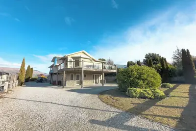 Spacious House  15min walk from Wanaka Centre