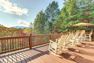 Image de Unwind Fireside + Game Room Fun! Warne Mtn Escape