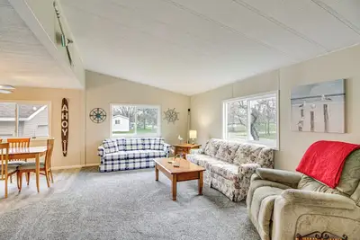 Image de Isle Vacation Rental w\/ Nearby Lake Access!