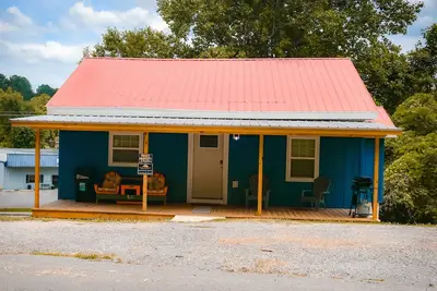 Image de Ducktown Cottage-wifi-free activities-new open deck area-close to Ocoee river