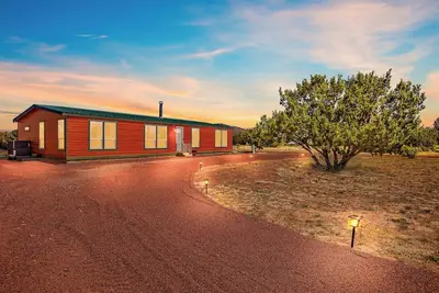 Image de Charming Cabin Close to Grand Canyon South Rim, Family Friendly, Telescope, Fun!