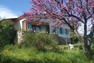 Image de Maison en Provence, belle vue, grand jardin, petite piscine
