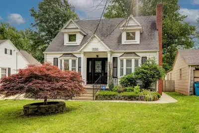 Image de This house is a 3 bedroom(s), 2 bathrooms, located in Springfield, Mo.