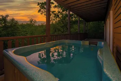 Image de NorthViewLodge: Mountain Views, Game Room, Hot Tub, Fireplaces, Wifi and more…