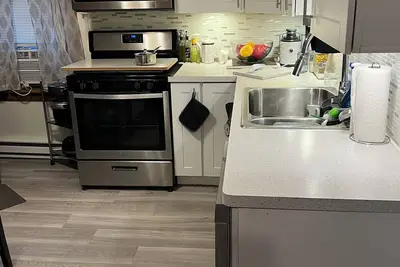 Image de Newly remodeled 3 bedroom apt, a hidden gem 20 min to almost anyplace in Chicago