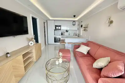 Image de Luxueux appartement climatisé vue mer à 5min de Monaco! Piscine à débordement