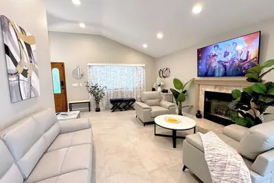Image de Disneyland/Knott's, 6br, 4ba, 3000 sqft, No Tax
