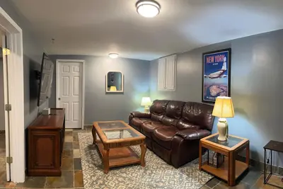 Image de Cozy 2 bedroom studio in Suwanee\n\n\n