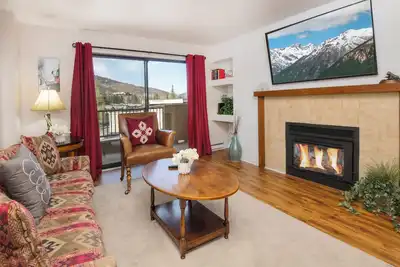 Image de Walk to the Beaver Creek Gondola in Avon, Sa226