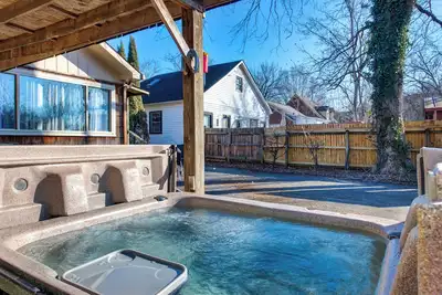 Image de Charming historic house with 3 Bedrooms. Minutes from Dollywood!