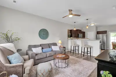 Image de Willow|Townhome close to the Beach!