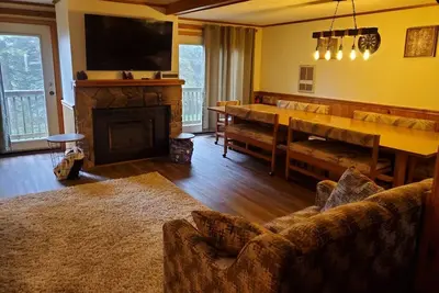 Image de Ski-out, 4 Bdrm, 3 Ba, Plenty of Space, Front door parking, Easy Shuttle Stop!