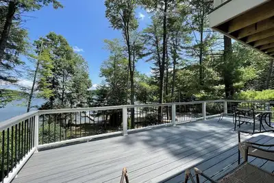 Image de Lake Wallenpaupack Lakefront home - Sleeps 8+ w/ Private Boat Dock!