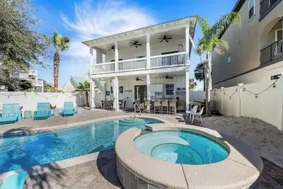 Image de Luxury Home with Private Pool & Poolside Cabana