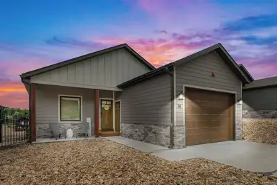 Image de Poolside at the Point