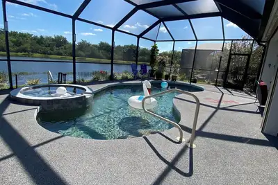 Image de Home in gated golf community