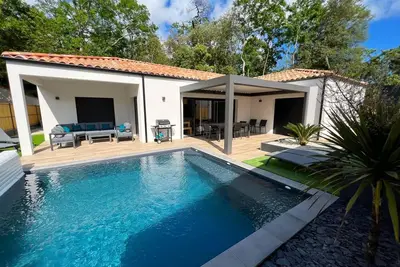 Villa Les Cycas, océan, grande terrasse et piscine chauffée, idéale pour 8