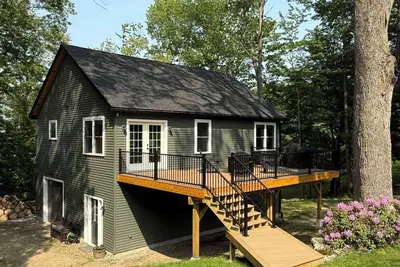 Image de Spacious 2 Bedroom Apartment on Rural, Wooded Property. King Bed