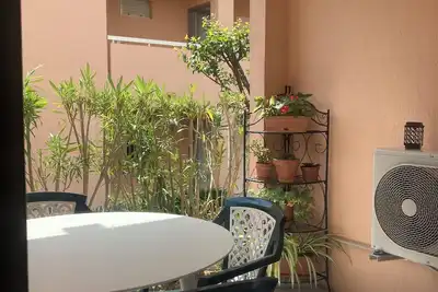 Image de Superbe F2 refait à neuf à 2 pas des plages de sable